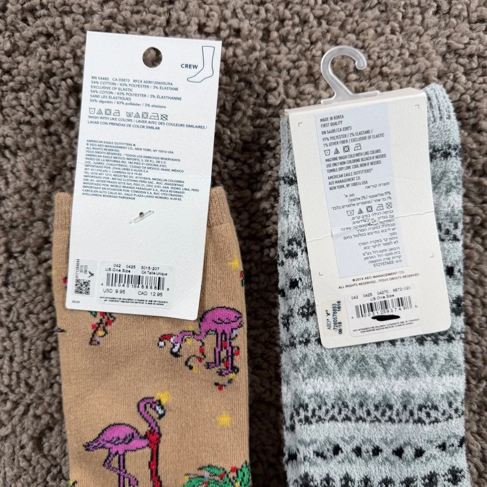 American Eagle Crew Socks‎ bundle Womens 2 Pair Flamingo gray Cozy Knit one size